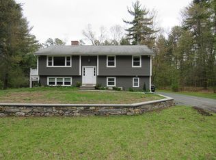 91 Pequot Rd, Southampton, MA 01073