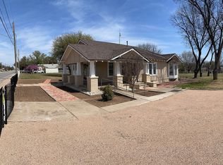 302 N Main St, Winters, TX 79567