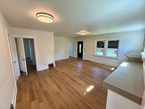 Living Room (2)
