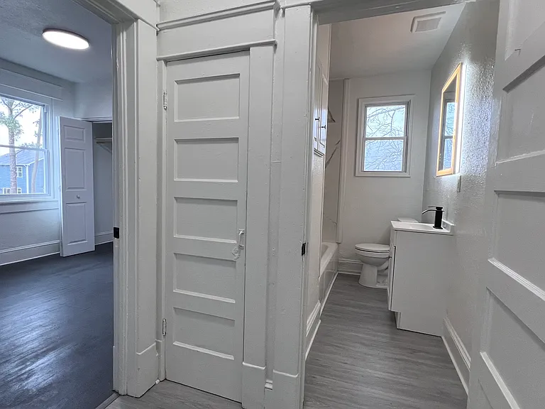 1707 Holladay St #7 — Photo 5