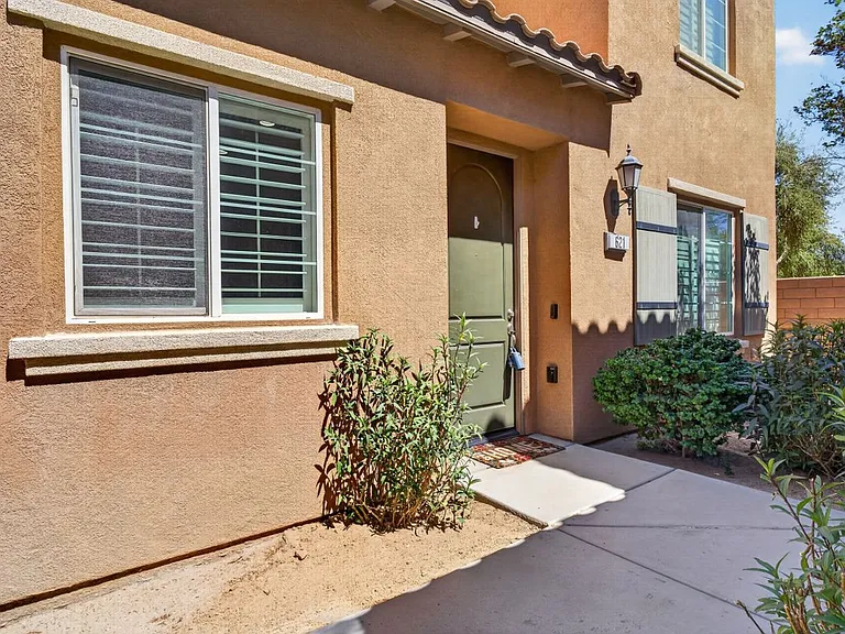 621 Calle Vibrante — Photo 2