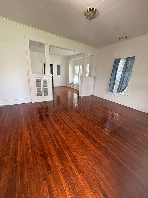 2 bed, 1.0 bath, $1,095 — Photo 4