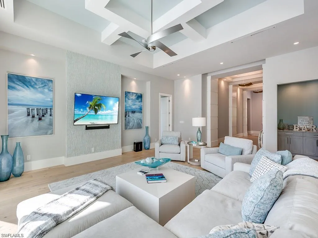 4 bed, 5.5 bath, 4500 sqft, $12,000 — Photo 3