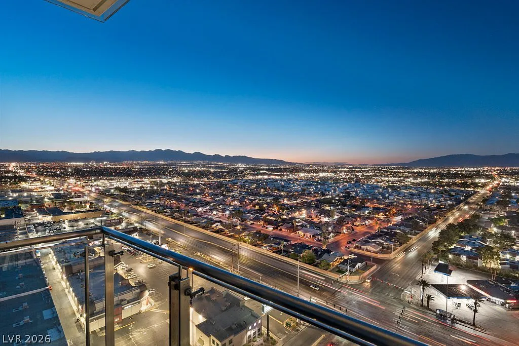 1 bed, 1220 sqft, $3,500 — Photo 3