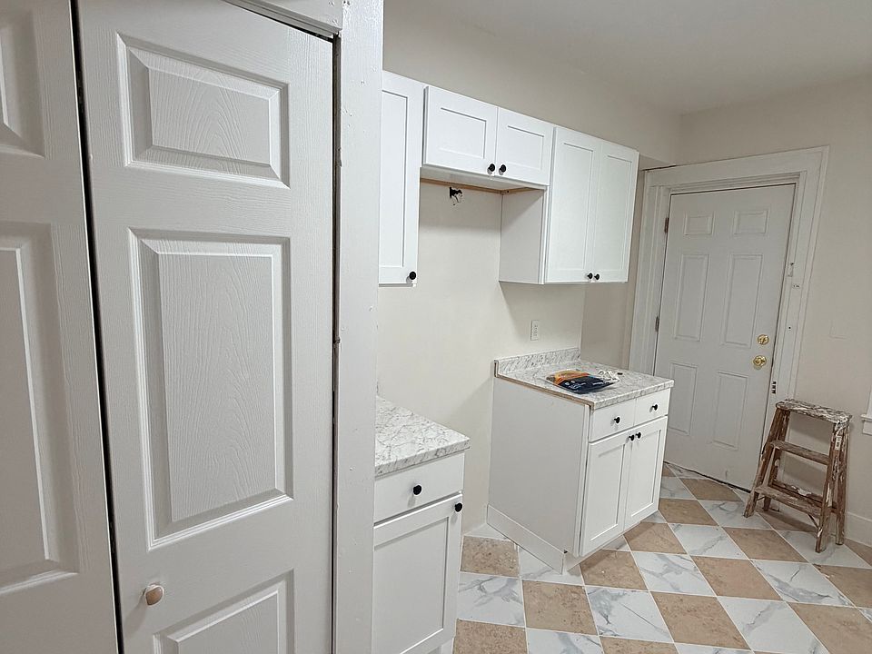 1st image of 295 Norton St APT B8