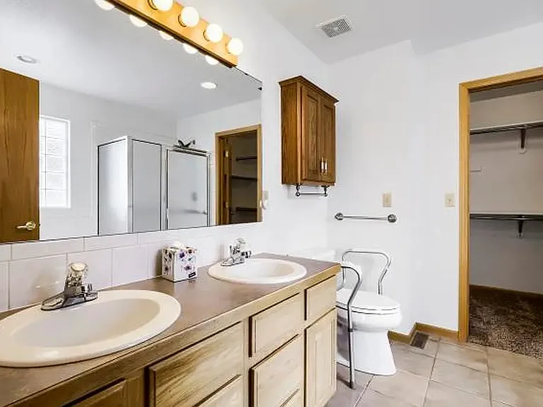 557 Trailwood Cir — Photo 11