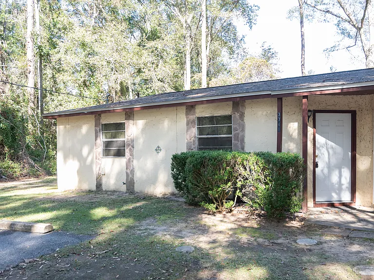 3741 Maria Cir — Photo 1