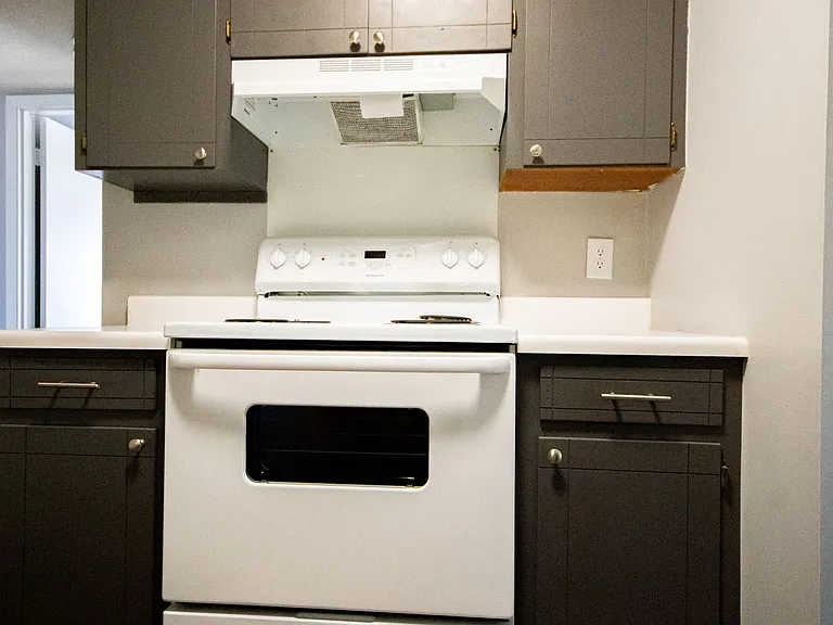 Coleman Place Apartments — Photo 8