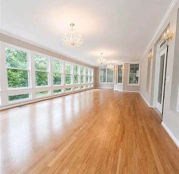 3235 Bentwood Close — Photo 12
