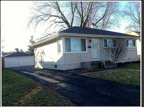 4th image of 633 E 162nd Pl #House