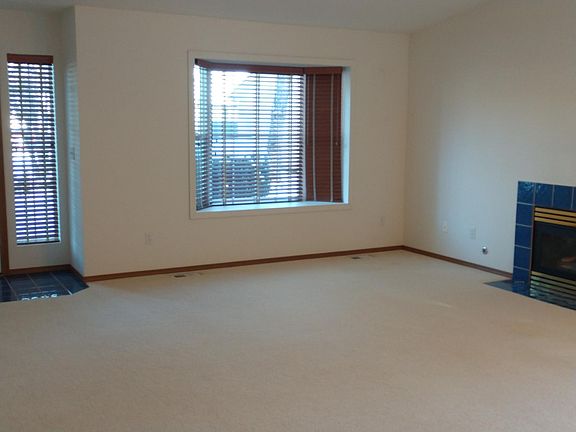4th image of 2502 Barrington Ct NE