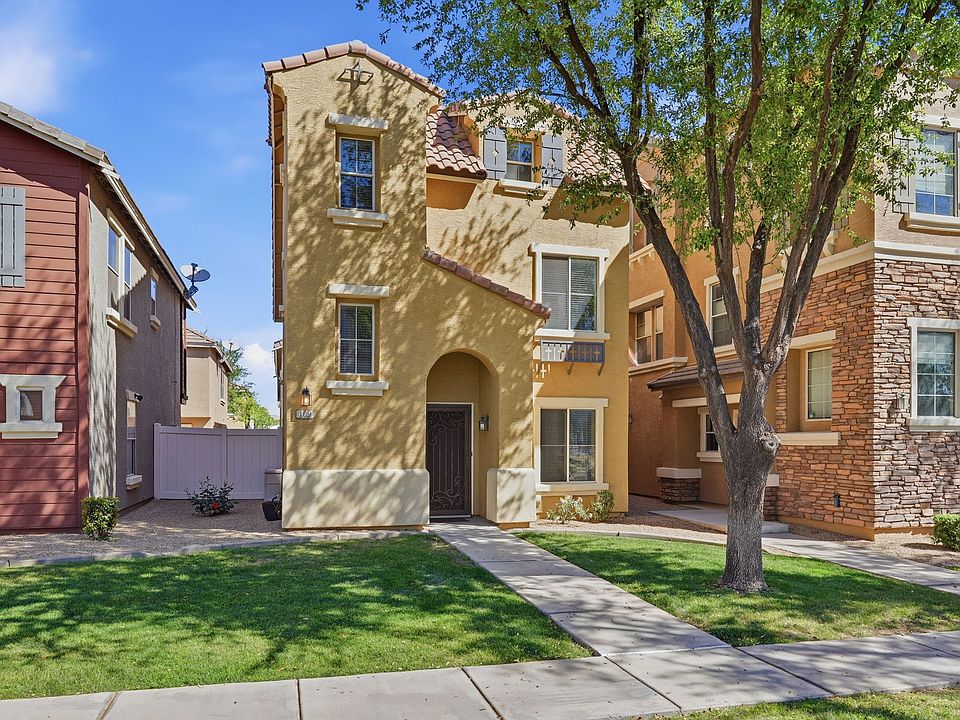 1st image of 109 W Commerce Ct