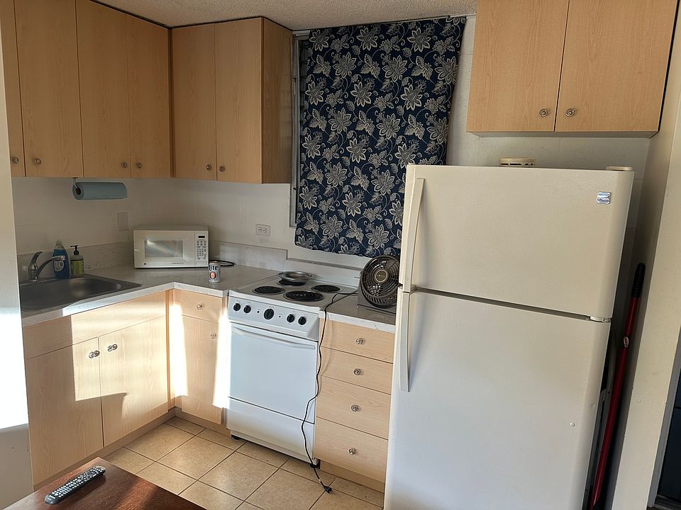 2nd image of 1914 University Ave APT 409
