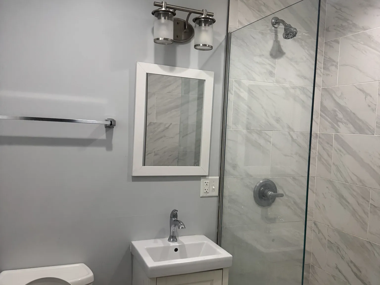 4 bed, 1200 sqft, $2,200 — Photo 3