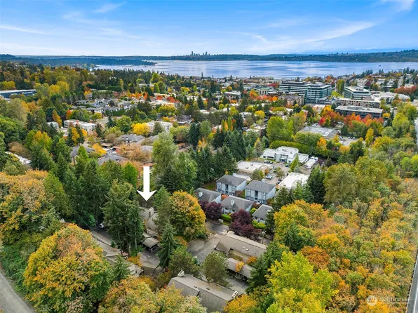 404 10th Street #D101, Kirkland, WA 98033
