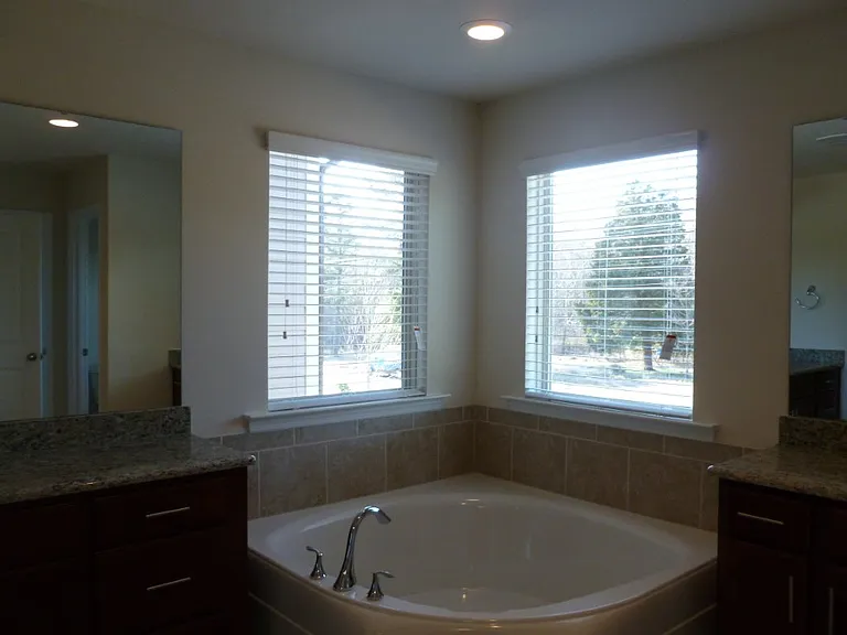227 Begen St — Photo 10