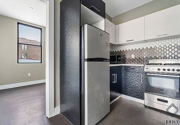 4th image of 292 Wilson Ave #3P