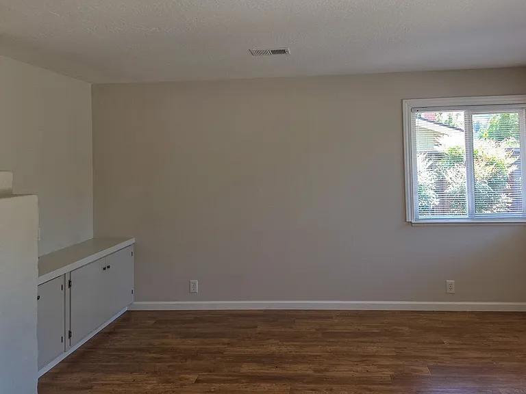 965 Blossom Hill Rd — Photo 5