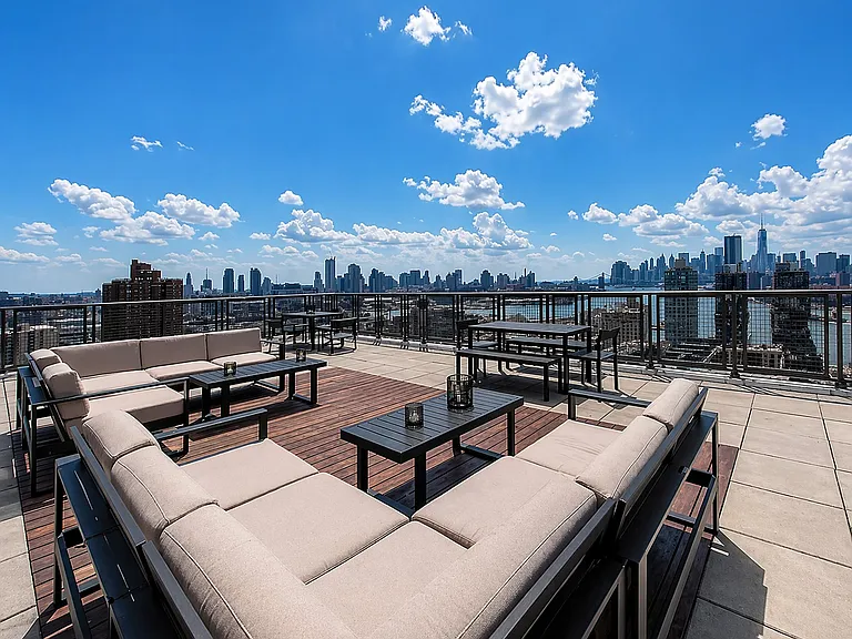 424 Bedford Ave #16C — Photo 13
