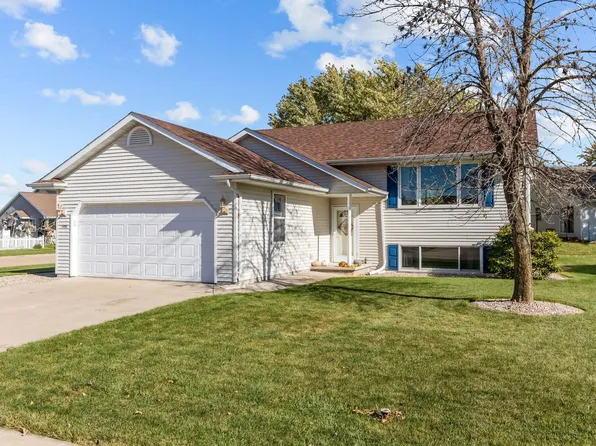 1990 Greengrove St, Kaukauna, WI 54130