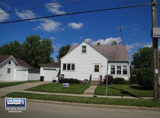 1210 S Mill St, New London, WI 54961