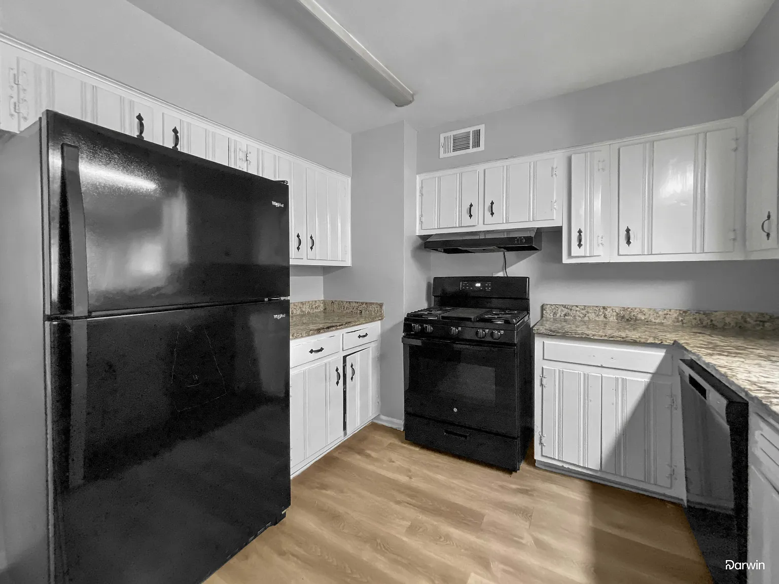 3 bed, 1.5 bath, 1375 sqft, $1,215 — Photo 4