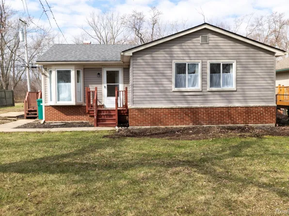 35268 Tilford St, Brownstown, MI 48173