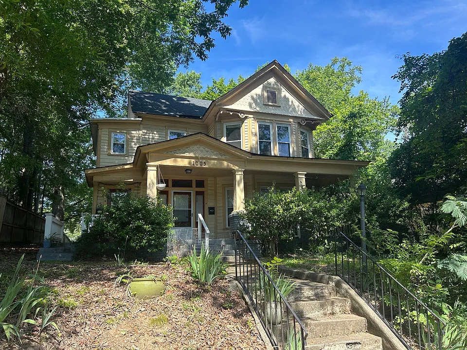 1005 N Buchanan Blvd #A