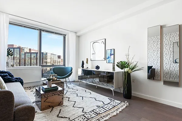 Rented by Greystar | media 3