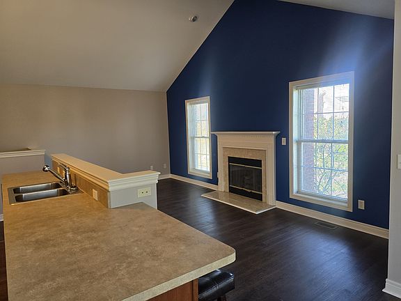 3rd image of 5675 Hampshire Ln