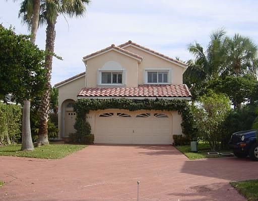 1st image of 1006 SE 5th Ave