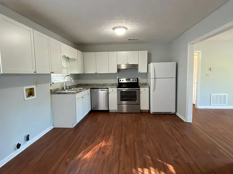 109 Barrington Pl #1-4 — Photo 5