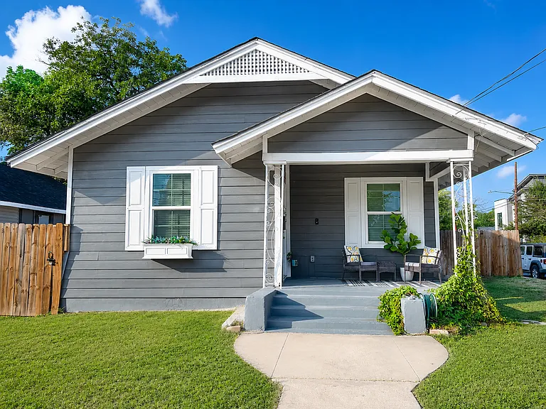 Charming updated bungalow minutes from downtown San Antonio. Enjoy a welcoming front porch, modern finishes, fenced yard, and easy access to Southtown District, dining, entertainment, and major highways.