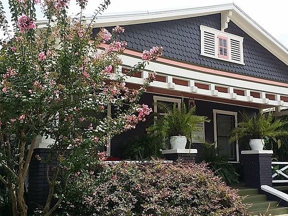 2nd image of 1207 E Columbus Dr