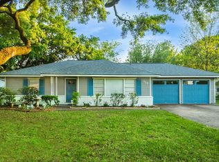317 Holly Dr, Baytown, TX 77520