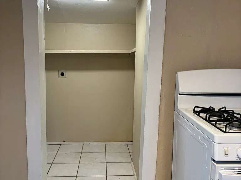 1419 S Fern St — Photo 13
