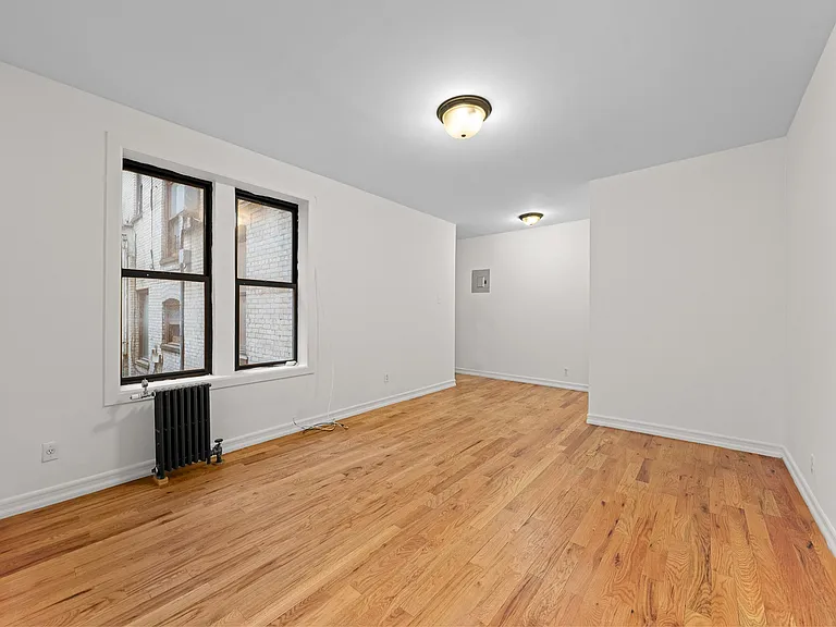 39 E 17th St #1E — Photo 1