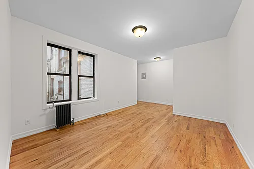 39 E 17th St #1E Photo 1 39 E 17th St #1E Photo 1