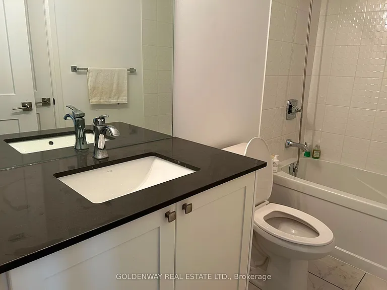50 Lakebreeze Dr #307 — Photo 9