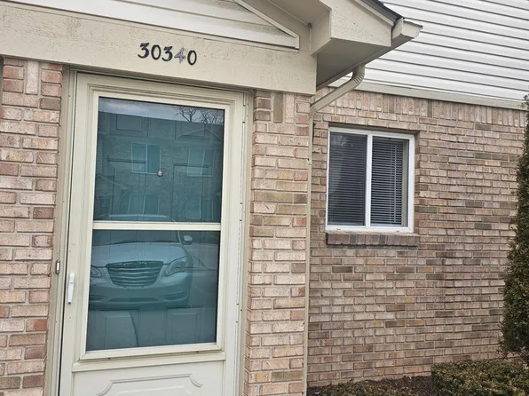 30340 Wedgewood Cir, Roseville, MI