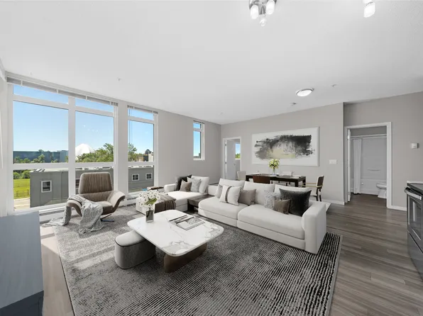 1716 Centre St S #218, Calgary, AB T2G 5N8