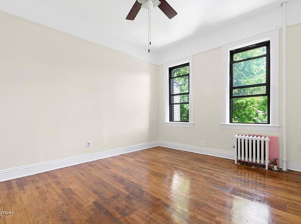 1st image of 2531 Crescent St APT 2