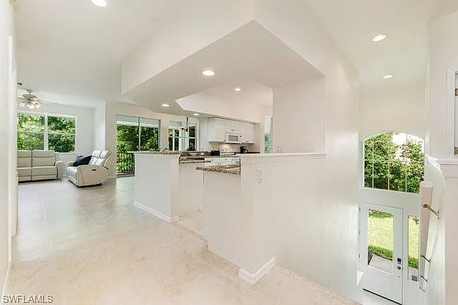 2 bed, 2.0 bath, 1674 sqft, $7,500 — Photo 2