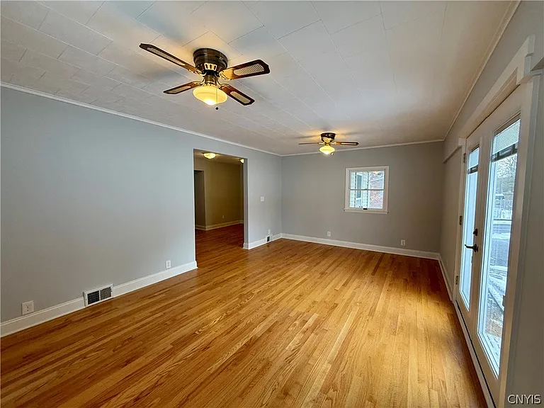 223 Cleveland Blvd — Photo 17