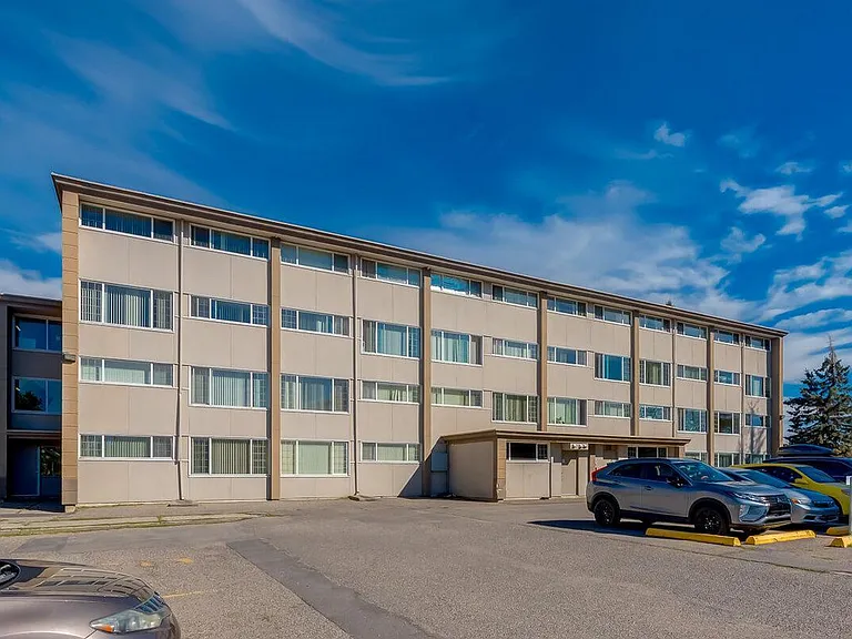10 Frobisher Blvd SE — Photo 53