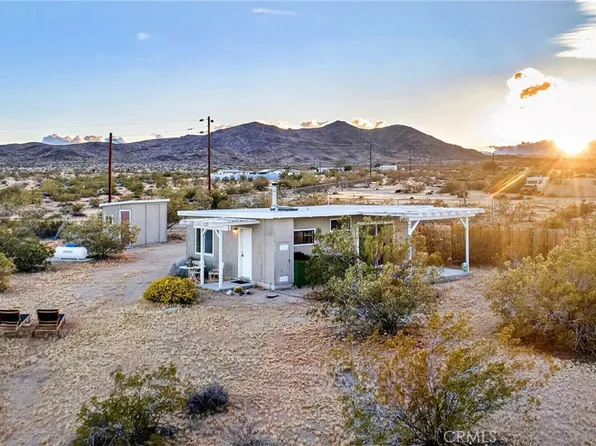 437 Mallow Rd, Yucca Valley, CA 92284