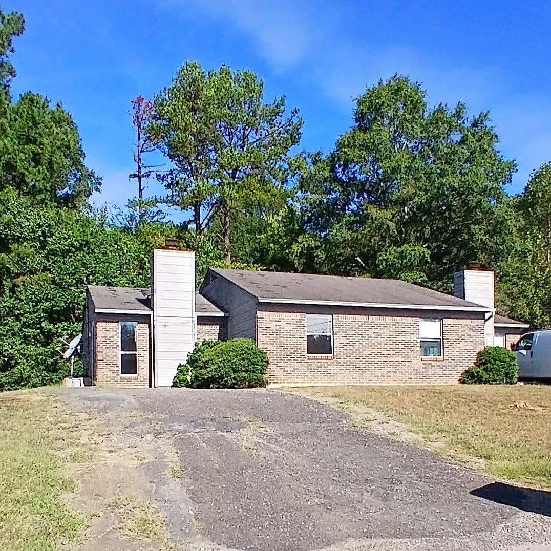 2 bed, $950 — Photo 1
