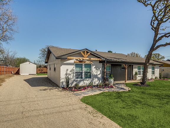 3rd image of 715 Stonecrest Rd