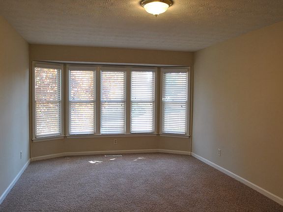 4th image of 5403 Cindy Ln SE