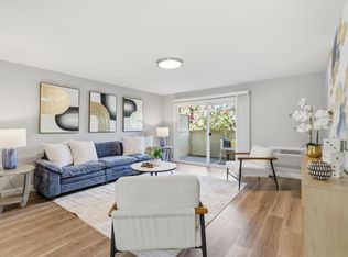 1033 Crestview Dr APT 110, Mountain View, CA 94040